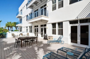 Sundown Refuge by AvantStay Great Location w Patio Outdoor Dining BBQ Shared Pool Week Long Stays